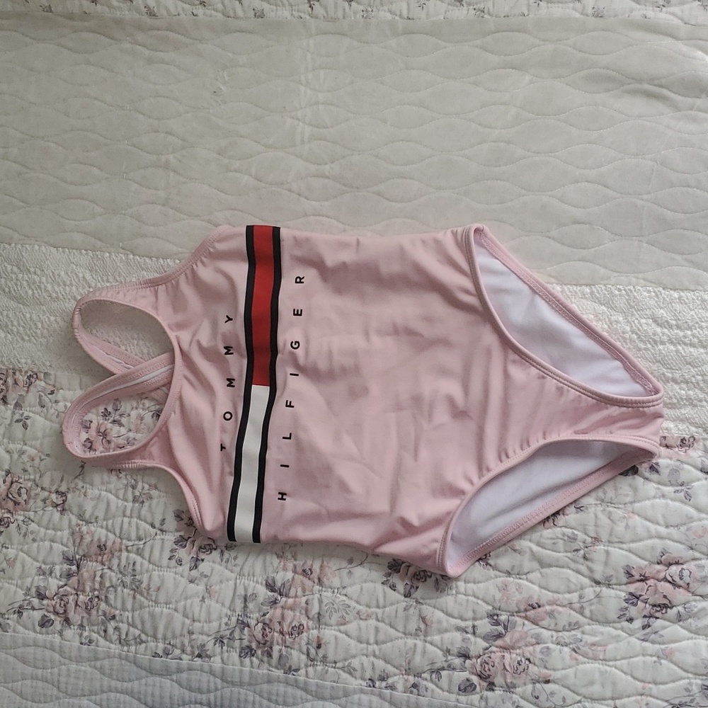 Pre owned Tommy Hilfiger girls one piece Swimsuit size M 8/10 pink